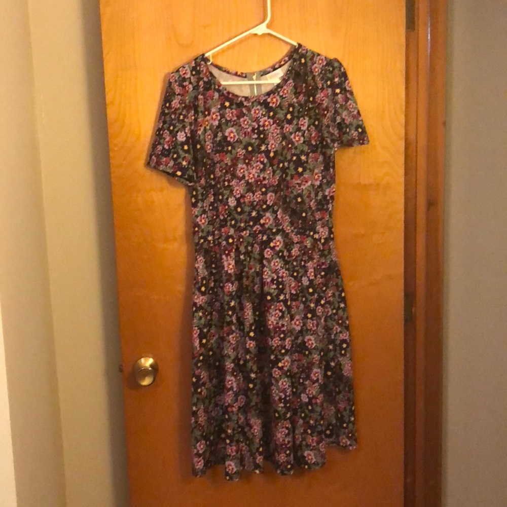 2XL Lularoe Amelia with pansy flowers